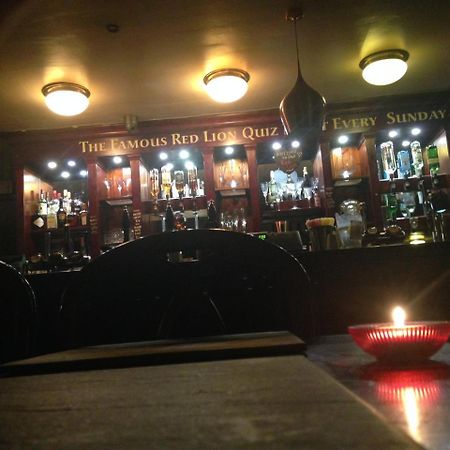 Red Lion Coaching Inn Елсмиър Екстериор снимка